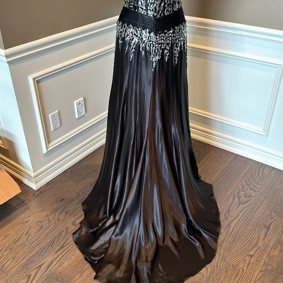 TONY BOWLS PARIS BLACK SILVER DRESS - Picture 16 of 17